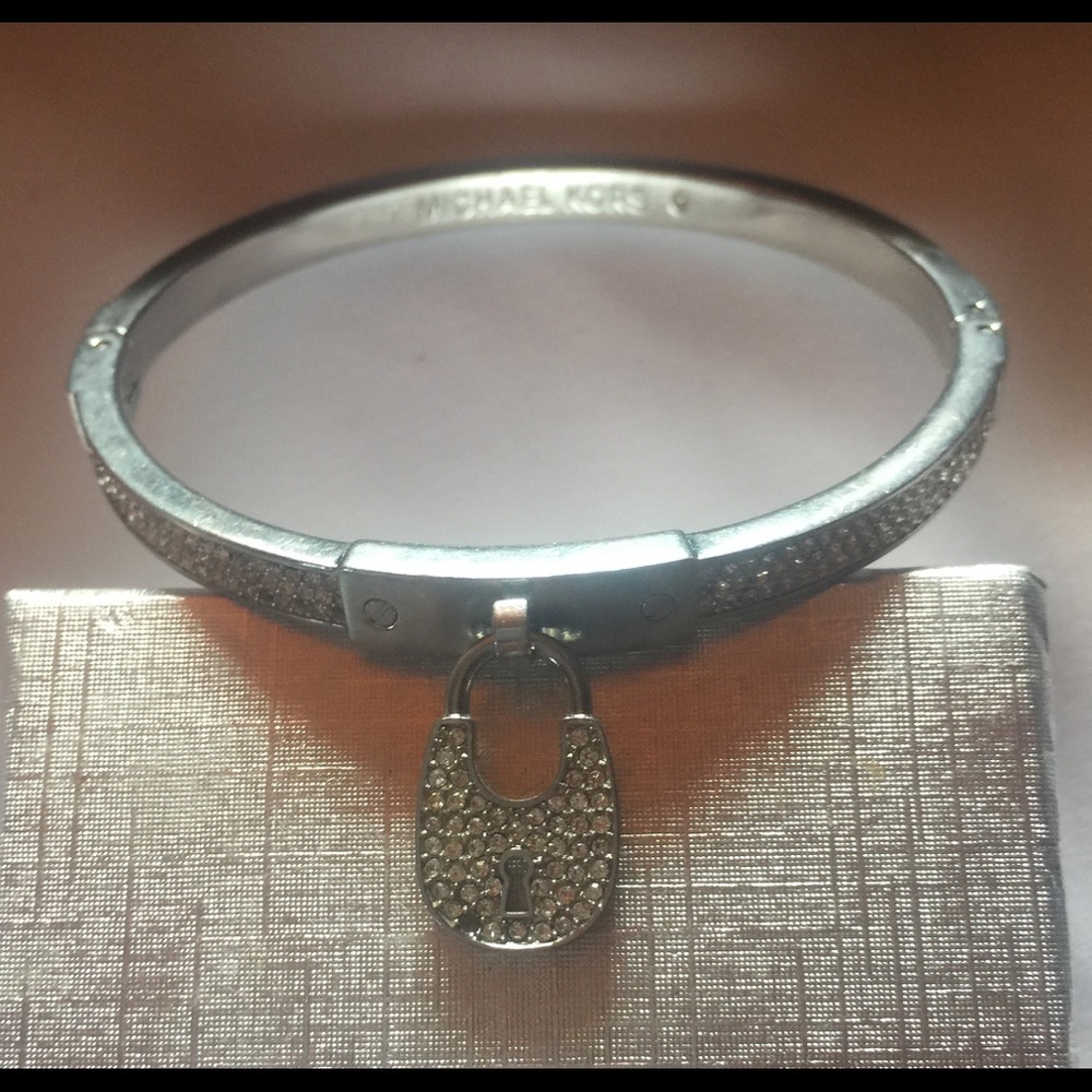 Michael Kors rhinestone lpadlock braclet bangle